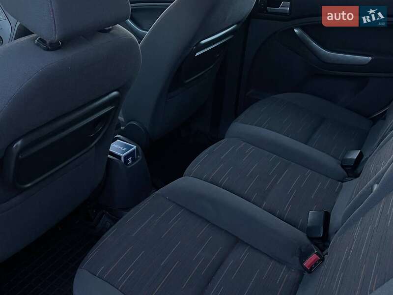 Минивэн Ford Focus C-Max 2007 в Луцке