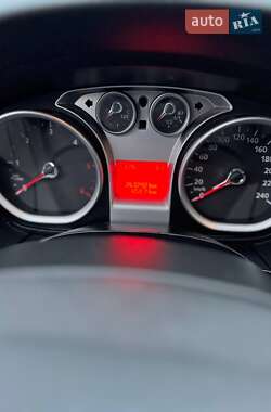 Минивэн Ford Focus C-Max 2010 в 