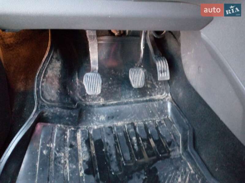 Минивэн Ford Focus C-Max 2006 в Зачепиловке