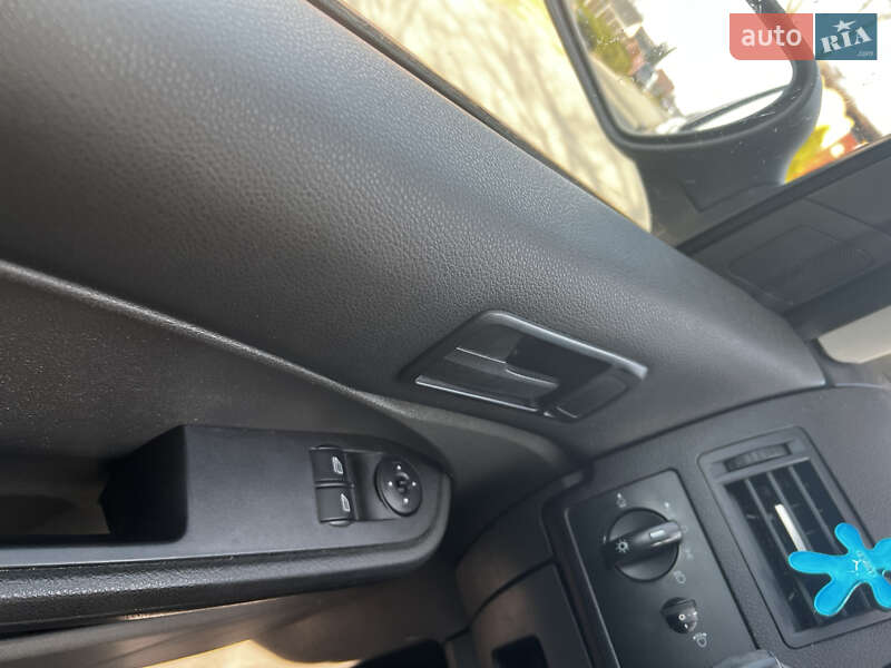 Минивэн Ford Focus C-Max 2005 в Шпитьках фото 15 Минивэн Ford Focus C-Max 2005 в Шпитьках