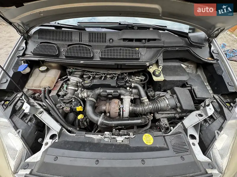 Минивэн Ford Focus C-Max 2006 в 