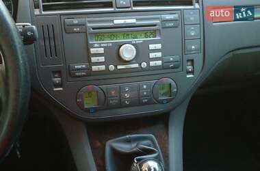 Минивэн Ford Focus C-Max 2004 в 