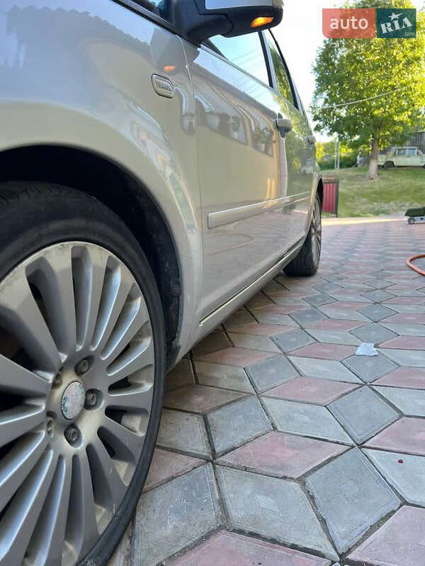 Минивэн Ford Focus C-Max 2008 в Гусятине