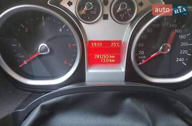 Минивэн Ford Focus C-Max 2010 в 