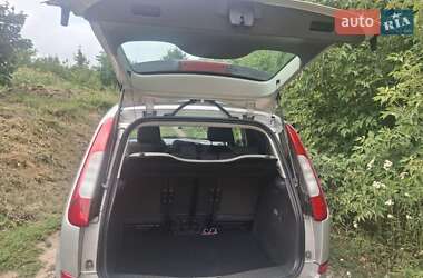 Минивэн Ford Focus C-Max 2004 в 