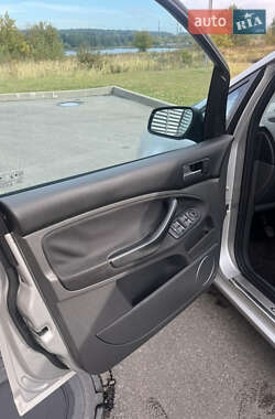 Мінівен Ford Focus C-Max 2008 в  фото 7 Мінівен Ford Focus C-Max 2008 в