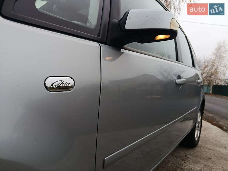 Минивэн Ford Focus C-Max 2004 в Новомосковске фото 9 Минивэн Ford Focus C-Max 2004 в Новомосковске