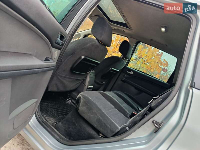 Минивэн Ford Focus C-Max 2004 в Новомосковске фото 20 Минивэн Ford Focus C-Max 2004 в Новомосковске