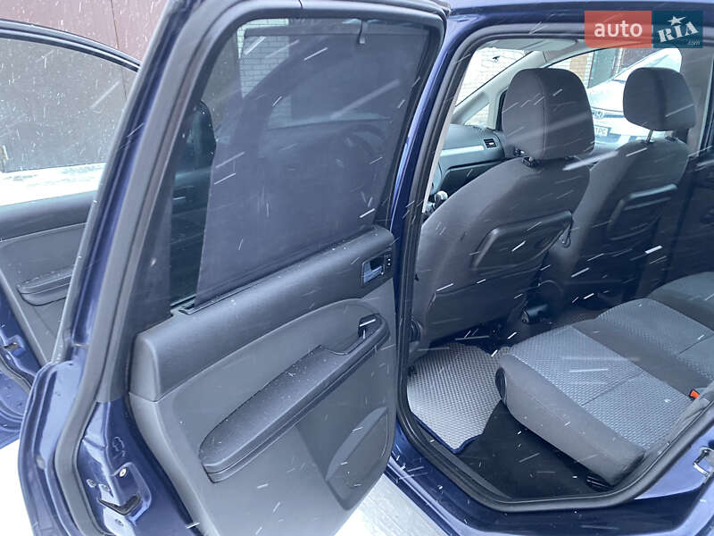 Минивэн Ford Focus C-Max 2003 в Бобровице