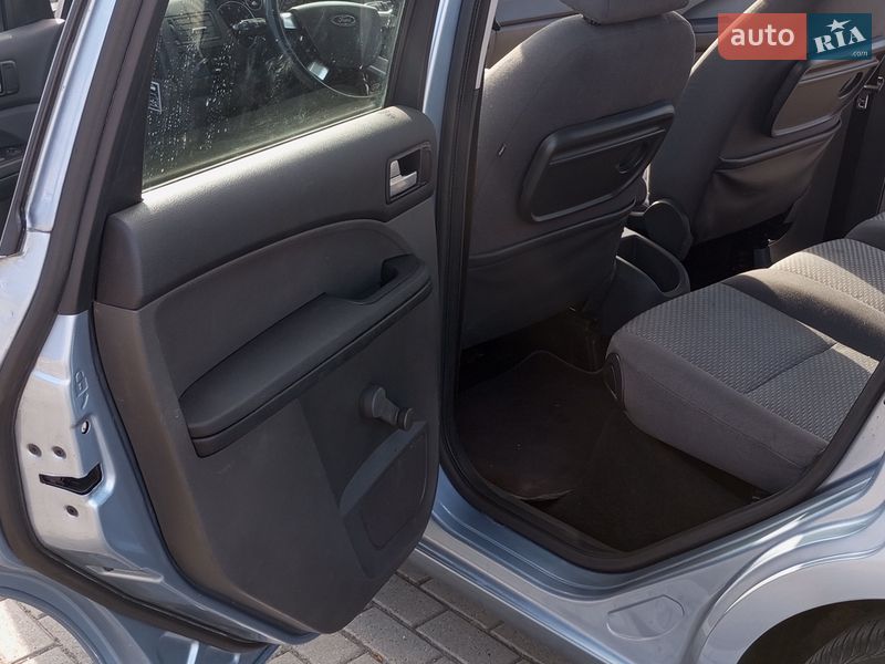 Минивэн Ford Focus C-Max 2003 в Нововолынске