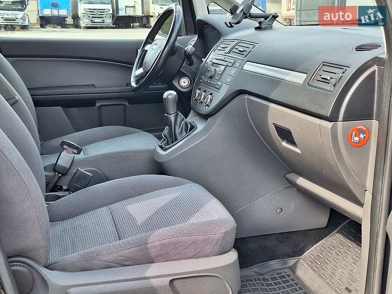 Минивэн Ford Focus C-Max 2004 в Черновцах