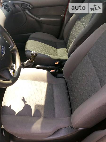 Хэтчбек Ford Focus 2002 в Запорожье