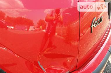 Хэтчбек Ford Focus 2002 в 