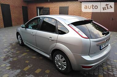 Хетчбек Ford Focus 2010 в 