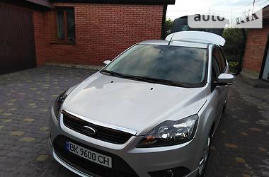 Хетчбек Ford Focus 2010 в 