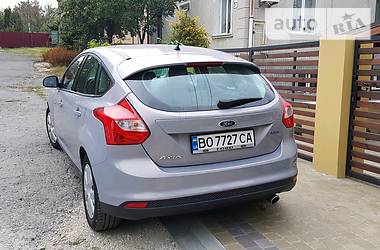 Хетчбек Ford Focus 2012 в 