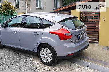 Хетчбек Ford Focus 2012 в 