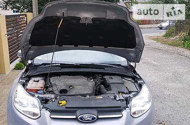 Хетчбек Ford Focus 2012 в 