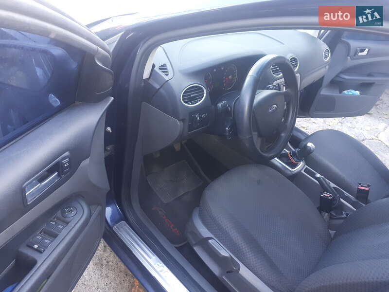 Хэтчбек Ford Focus 2005 в Бершади
