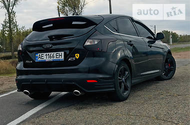 Хэтчбек Ford Focus 2012 в Каменском