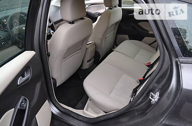 Хэтчбек Ford Focus 2015 в 
