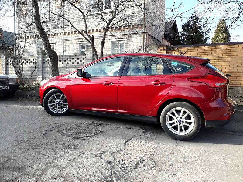 Хетчбек Ford Focus 2016 в Дніпрі