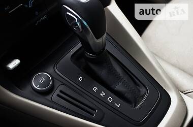 Седан Ford Focus 2015 в 
