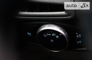 Седан Ford Focus 2015 в 