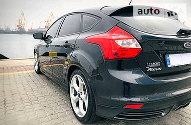 Хетчбек Ford Focus 2012 в 