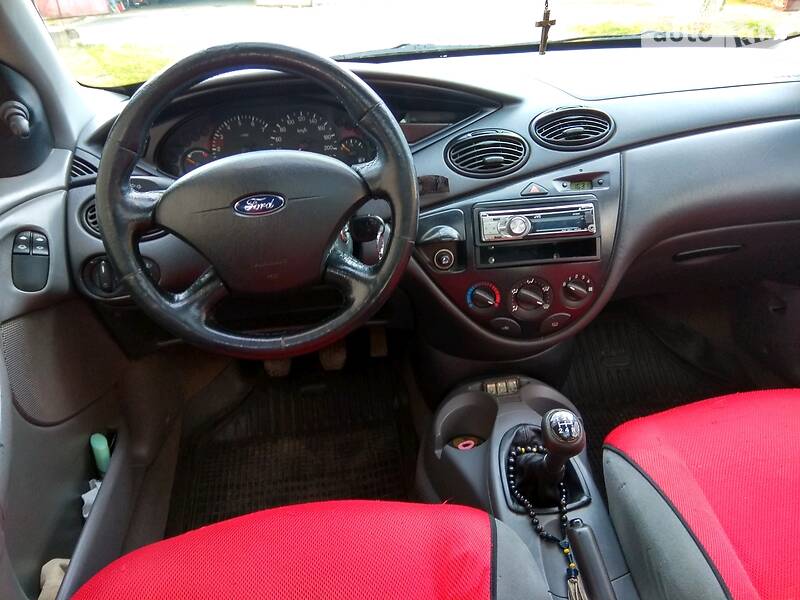 Хетчбек Ford Focus 1998 в Дрогобичі