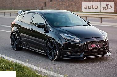 Хетчбек Ford Focus 2013 в 