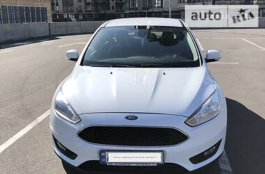 Хетчбек Ford Focus 2015 в 