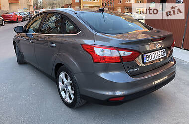 Седан Ford Focus 2011 в 