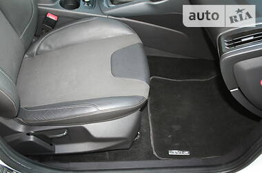 Седан Ford Focus 2011 в 