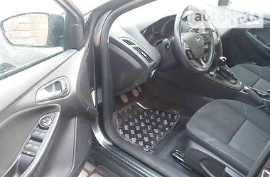 Седан Ford Focus 2015 в 