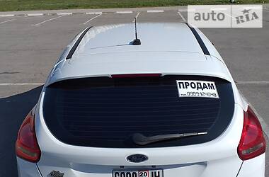 Хетчбек Ford Focus 2016 в 