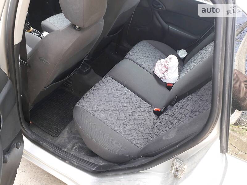 Седан Ford Focus 2001 в Тернополі