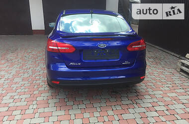 Седан Ford Focus 2015 в 