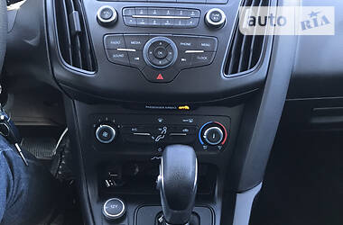 Седан Ford Focus 2015 в 