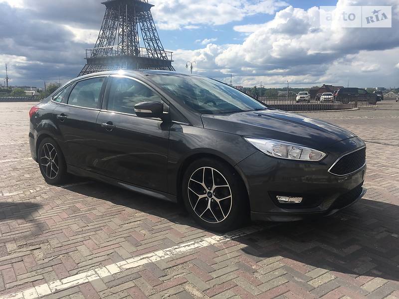 Седан Ford Focus 2015 в 