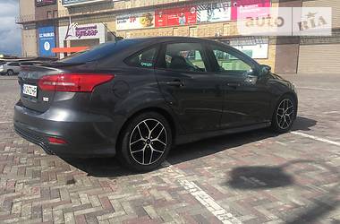 Седан Ford Focus 2015 в 