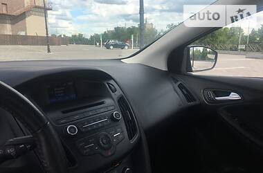 Седан Ford Focus 2015 в 