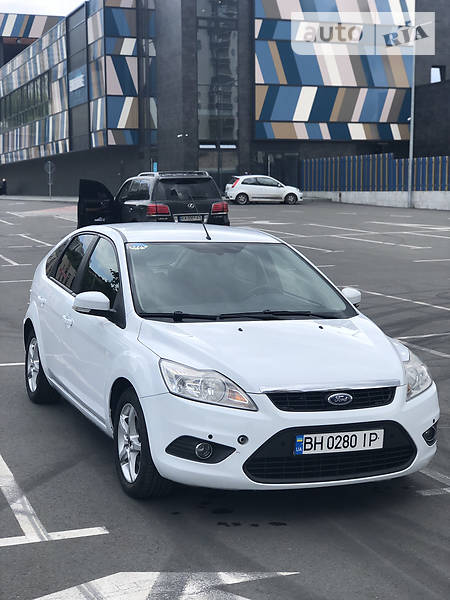 Хетчбек Ford Focus 2011 в 