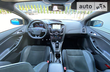 Хетчбек Ford Focus 2016 в 