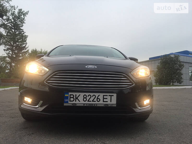 Седан Ford Focus 2015 в 
