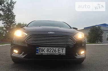 Седан Ford Focus 2015 в 