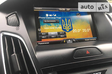Седан Ford Focus 2015 в 
