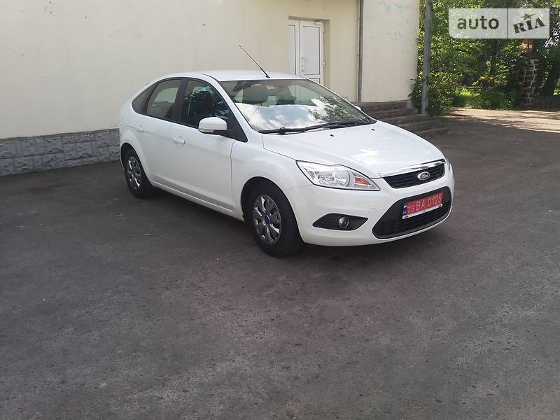 Хетчбек Ford Focus 2010 в Радивиліві