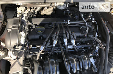 Хэтчбек Ford Focus 2012 в 
