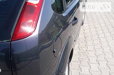 Хэтчбек Ford Focus 2006 в Черновцах